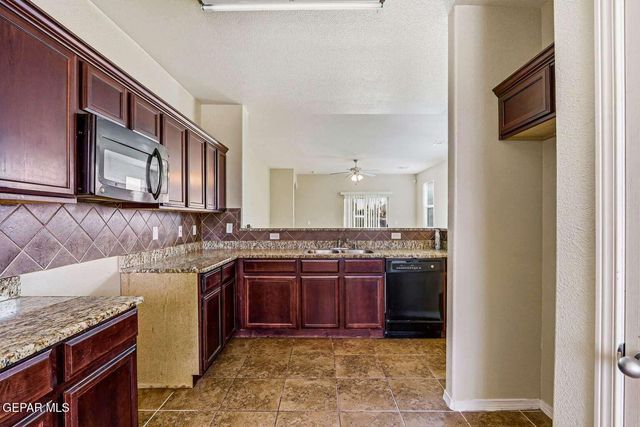 14218 N POINT Avenue, El Paso, TX 79938