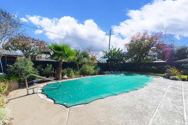 1846 Acacia Circle, Freeport, TX 77541