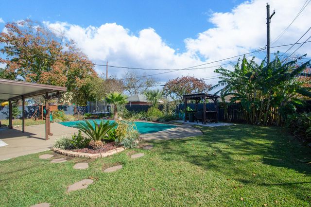 1846 Acacia Circle, Freeport, TX 77541