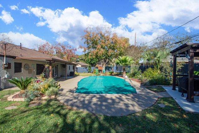 1846 Acacia Circle, Freeport, TX 77541