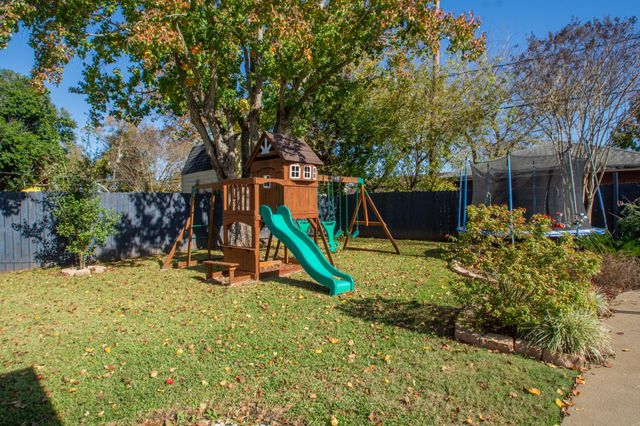 1846 Acacia Circle, Freeport, TX 77541