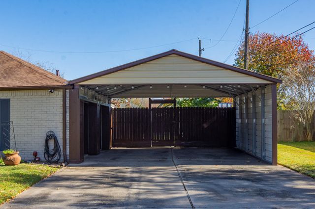 1846 Acacia Circle, Freeport, TX 77541