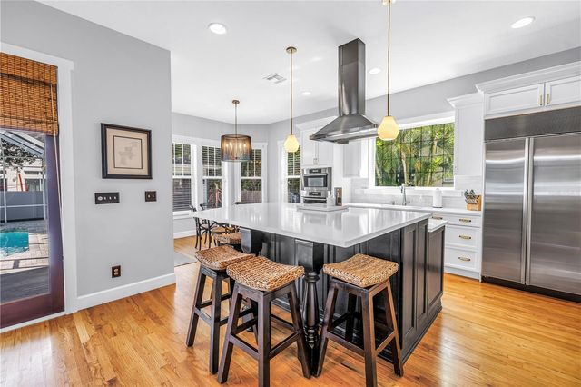 2716 W THORNTON AVENUE, Tampa, FL 33611