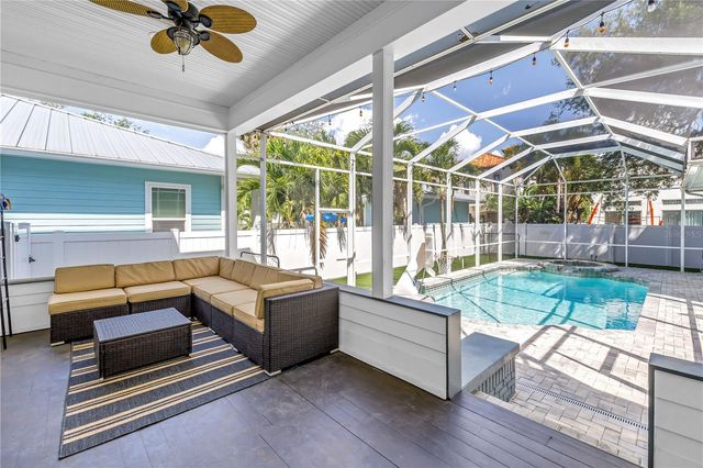 2716 W THORNTON AVENUE, Tampa, FL 33611