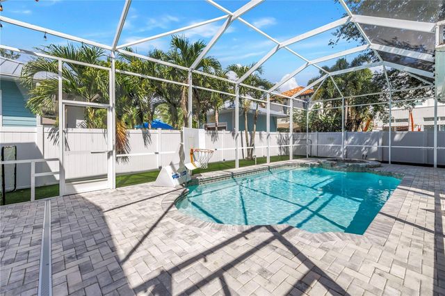 2716 W THORNTON AVENUE, Tampa, FL 33611