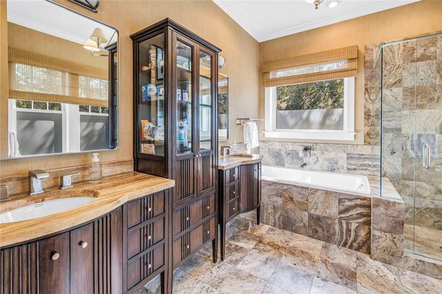 2716 W THORNTON AVENUE, Tampa, FL 33611