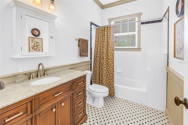 2716 W THORNTON AVENUE, Tampa, FL 33611