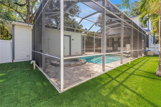 2716 W THORNTON AVENUE, Tampa, FL 33611