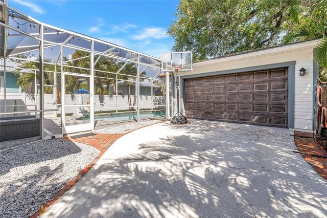 2716 W THORNTON AVENUE, Tampa, FL 33611