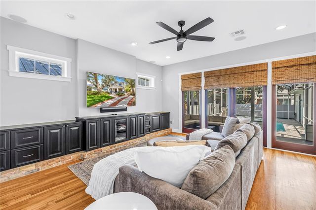 2716 W THORNTON AVENUE, Tampa, FL 33611