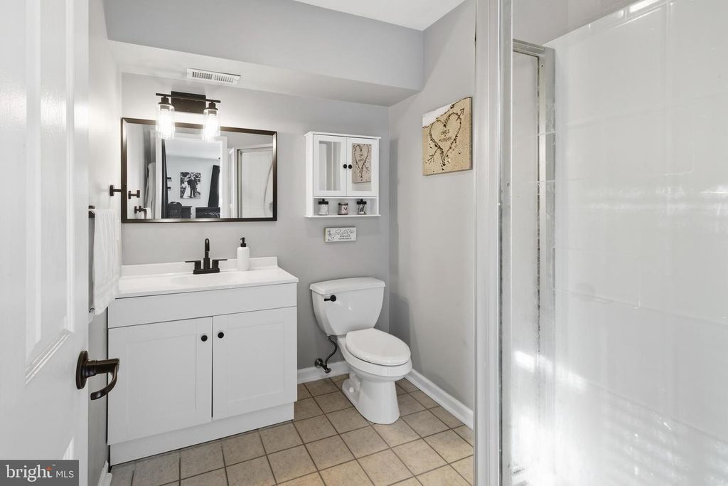 Image 9 of property listing at 8 GEORGE WYTHE BLDG, Turnersville, NJ 08012