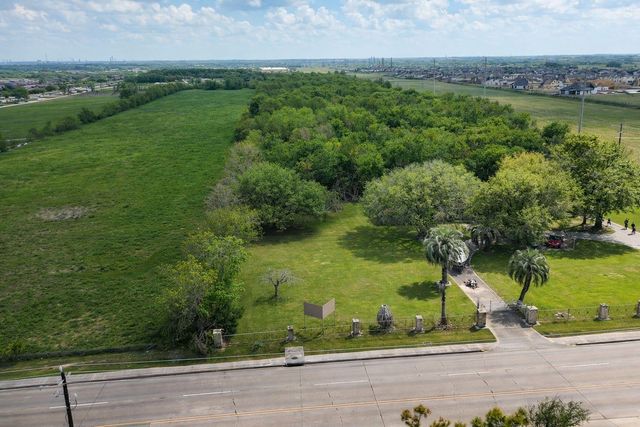 1218 E Pasadena Boulevard, Deer Park, TX 77536