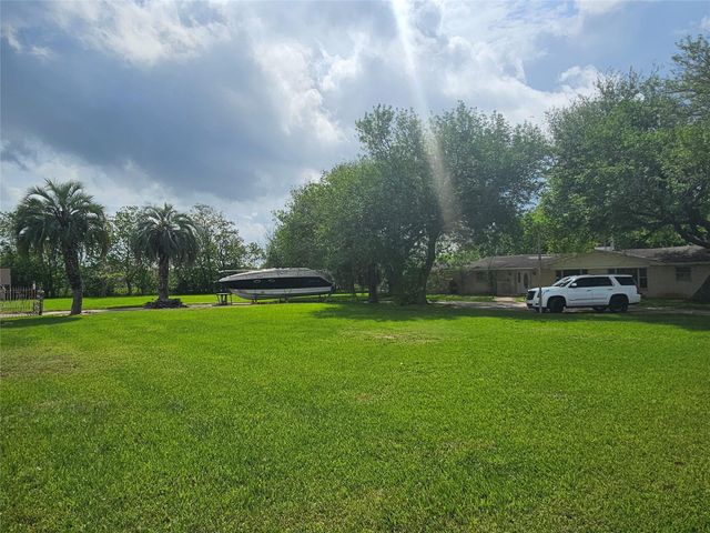 1218 E Pasadena Boulevard, Deer Park, TX 77536