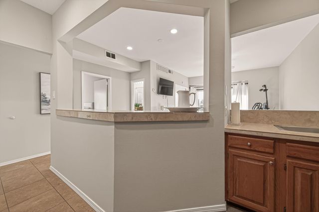 2211 S Braeswood Boulevard 23E, Houston, TX 77030