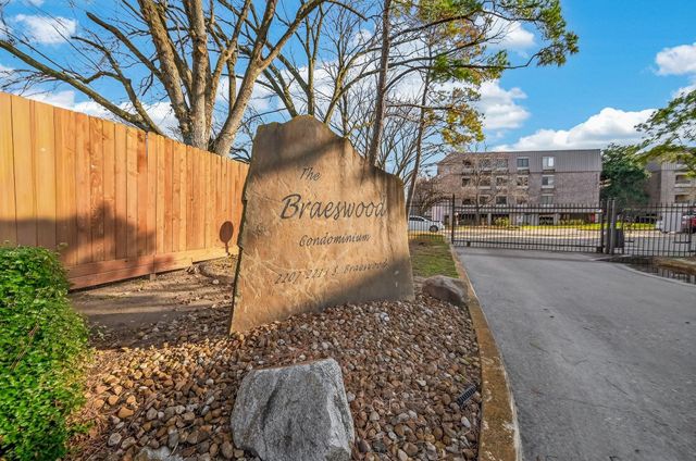 2211 S Braeswood Boulevard 23E, Houston, TX 77030