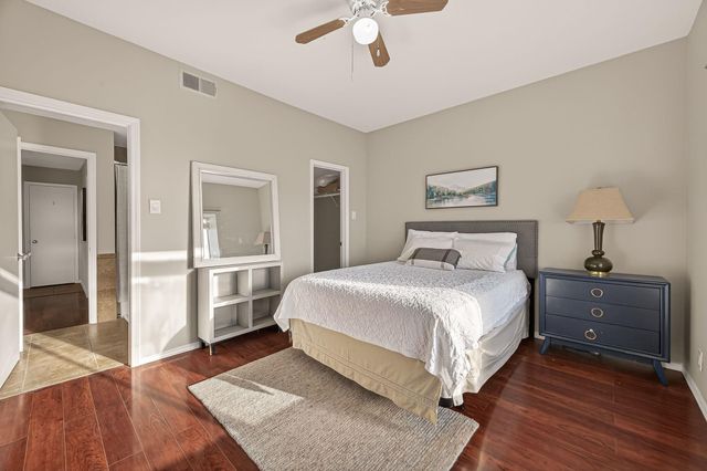 2211 S Braeswood Boulevard 23E, Houston, TX 77030