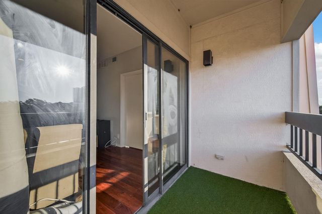 2211 S Braeswood Boulevard 23E, Houston, TX 77030