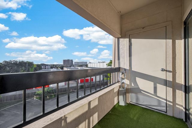 2211 S Braeswood Boulevard 23E, Houston, TX 77030