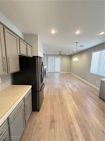 10340 Bentley Oaks Avenue, Las Vegas, NV 89135