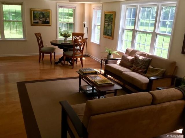 188 N Quaker Hill Road, Pawling, NY 12564