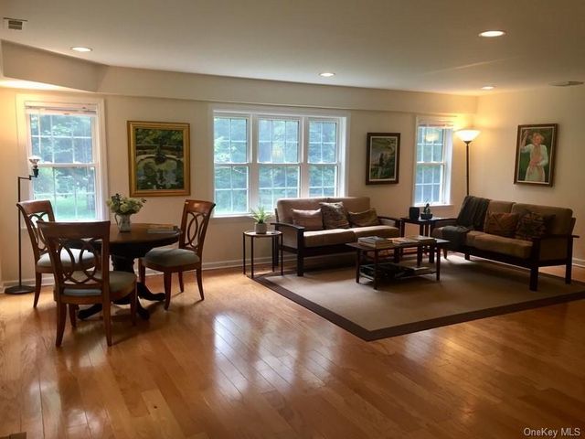 188 N Quaker Hill Road, Pawling, NY 12564