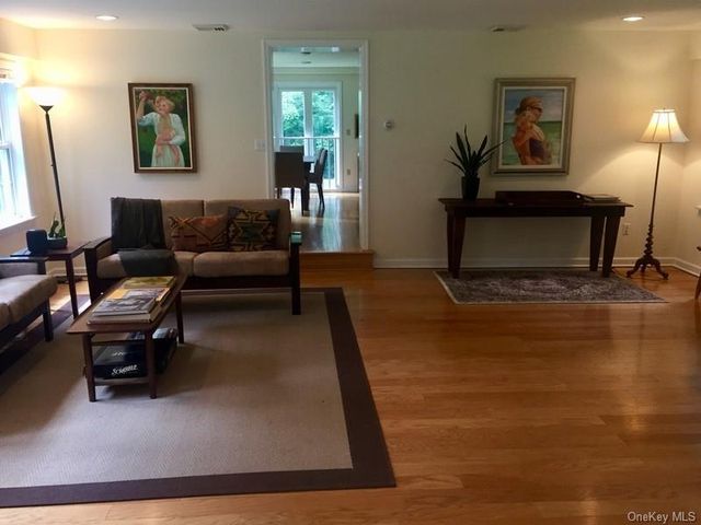 188 N Quaker Hill Road, Pawling, NY 12564