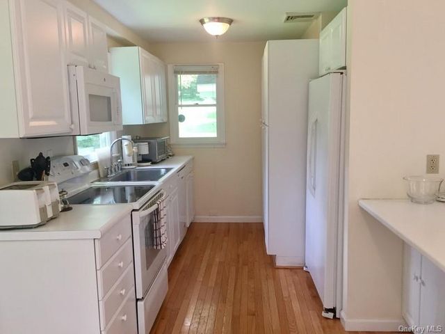 188 N Quaker Hill Road, Pawling, NY 12564