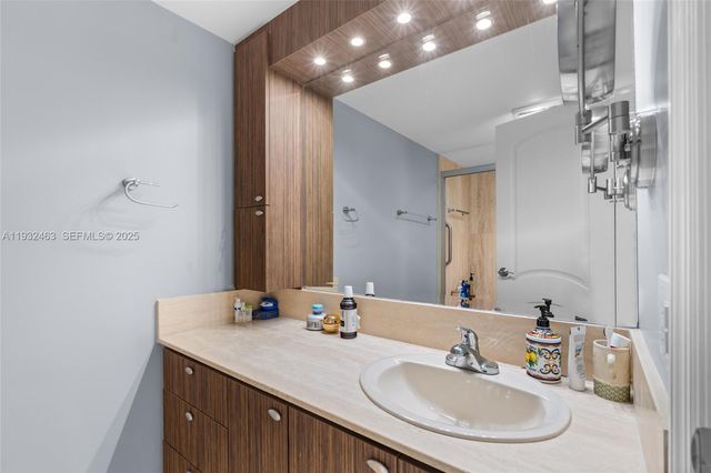 1201 S Ocean Dr 1810S, Hollywood, FL 33019