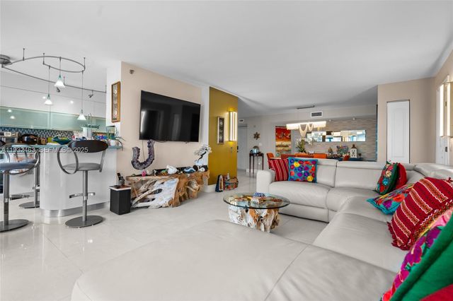 1201 S Ocean Dr 1810S, Hollywood, FL 33019