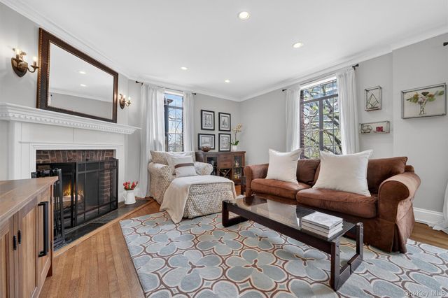 20 N Broadway O372, White Plains, NY 10601