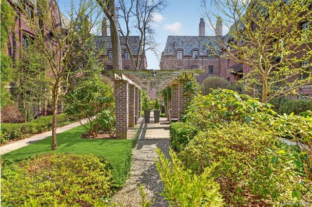 20 N Broadway O372, White Plains, NY 10601