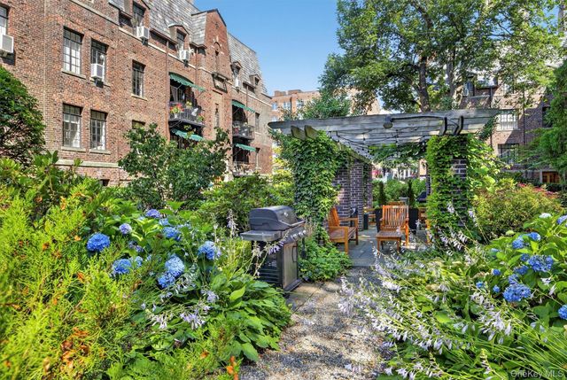 20 N Broadway O372, White Plains, NY 10601