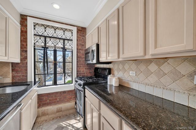 20 N Broadway O372, White Plains, NY 10601