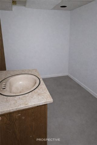 3076 Leechburg Rd, Lower Burrell, PA 15068