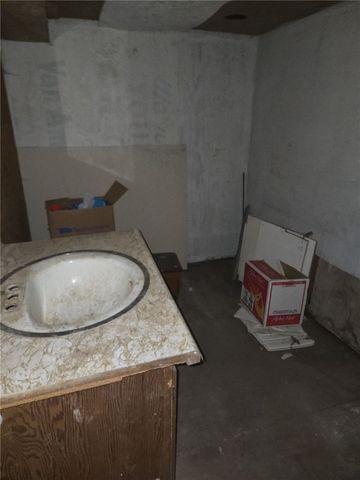 3076 Leechburg Rd, Lower Burrell, PA 15068