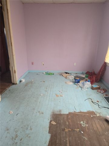 3076 Leechburg Rd, Lower Burrell, PA 15068