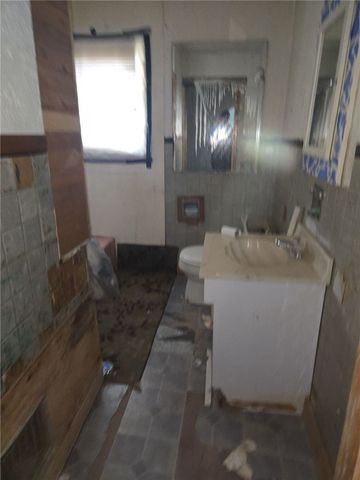 3076 Leechburg Rd, Lower Burrell, PA 15068