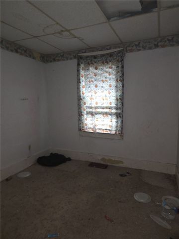 3076 Leechburg Rd, Lower Burrell, PA 15068