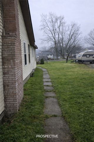 3076 Leechburg Rd, Lower Burrell, PA 15068