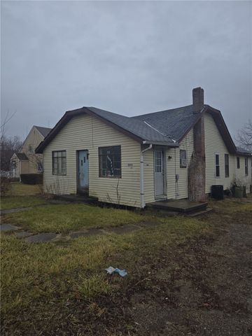 3076 Leechburg Rd, Lower Burrell, PA 15068