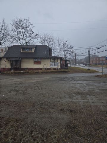 3076 Leechburg Rd, Lower Burrell, PA 15068