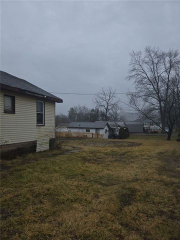 3076 Leechburg Rd, Lower Burrell, PA 15068