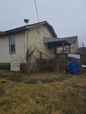 3076 Leechburg Rd, Lower Burrell, PA 15068