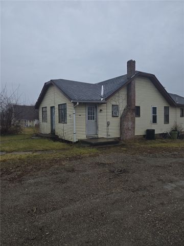 3076 Leechburg Rd, Lower Burrell, PA 15068