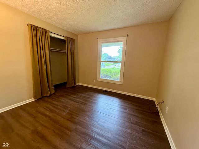 2 Holmes Court, Greenfield, IN 46140