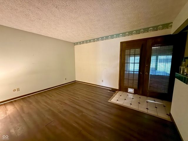 2 Holmes Court, Greenfield, IN 46140