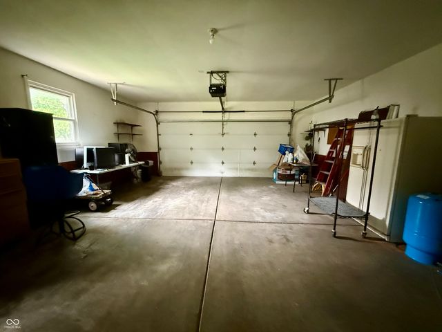 2 Holmes Court, Greenfield, IN 46140