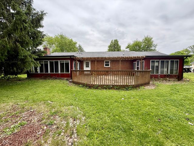 2 Holmes Court, Greenfield, IN 46140