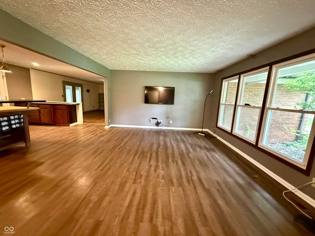 2 Holmes Court, Greenfield, IN 46140