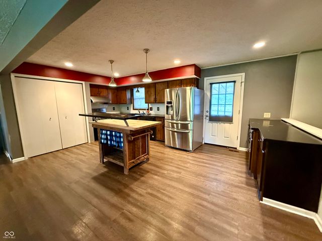 2 Holmes Court, Greenfield, IN 46140